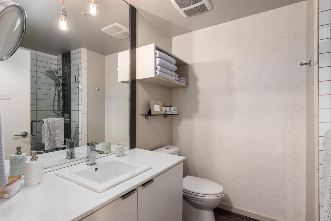 Corner Nest - Luxury Brand New Top Floor 2Bedroom Condo Kelowna Dış mekan fotoğraf