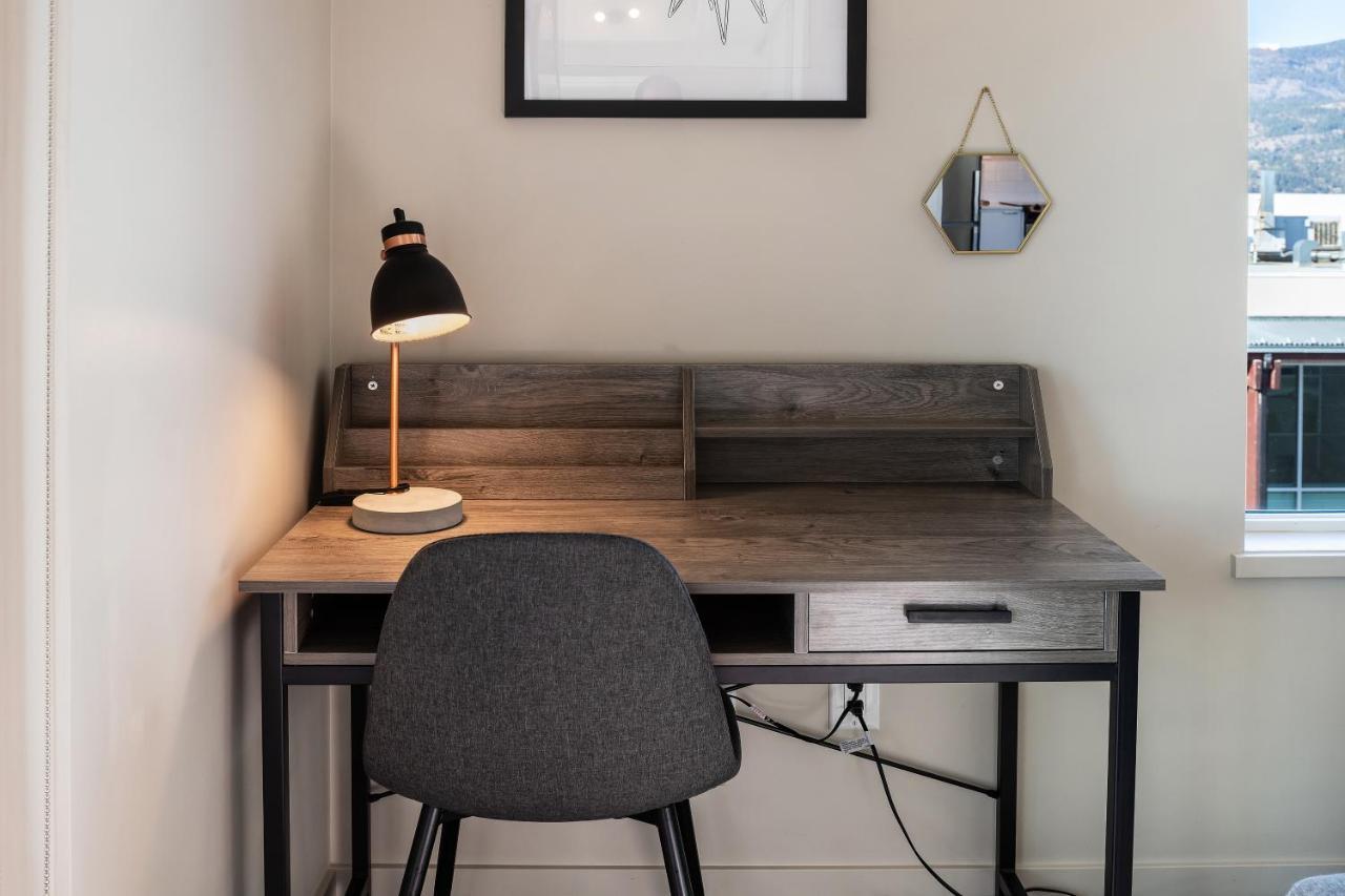 Corner Nest - Luxury Brand New Top Floor 2Bedroom Condo Kelowna Dış mekan fotoğraf