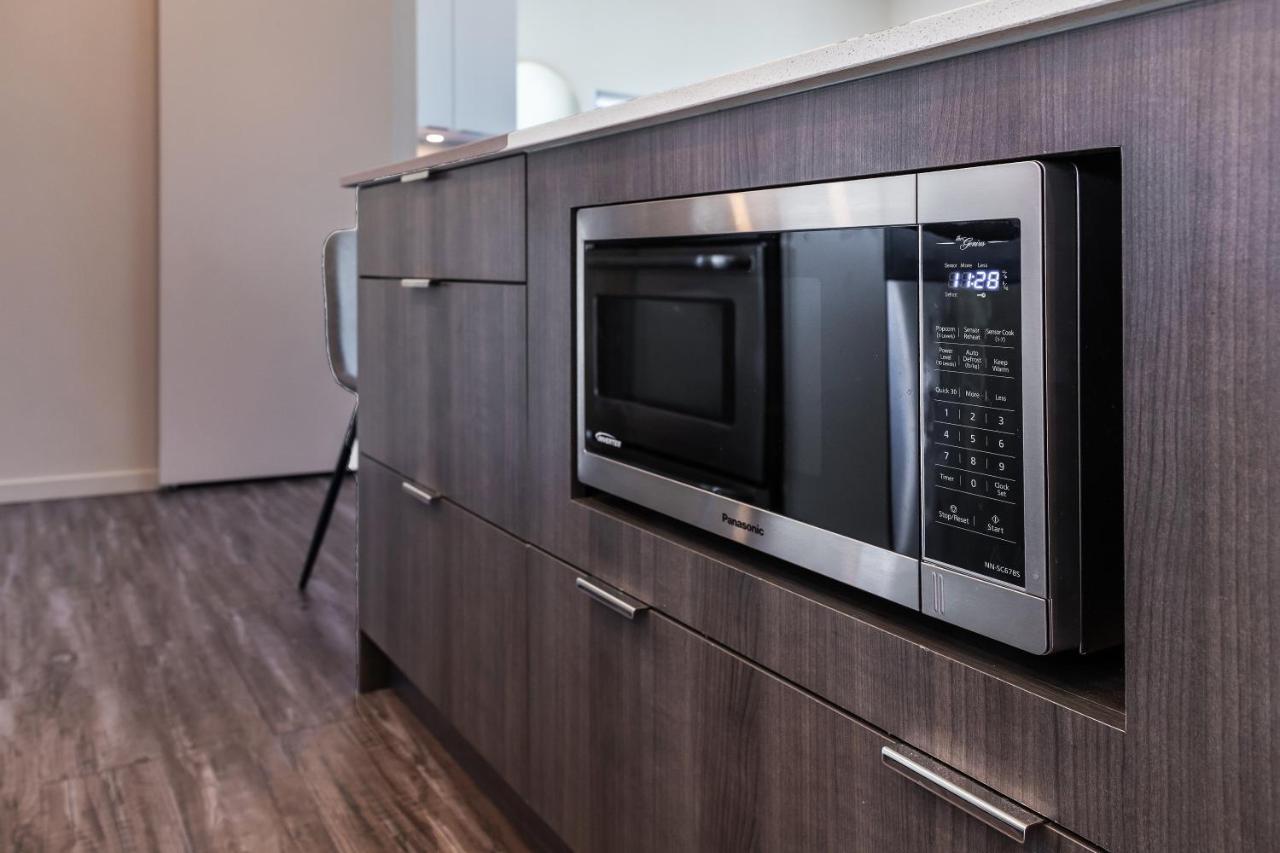 Corner Nest - Luxury Brand New Top Floor 2Bedroom Condo Kelowna Dış mekan fotoğraf